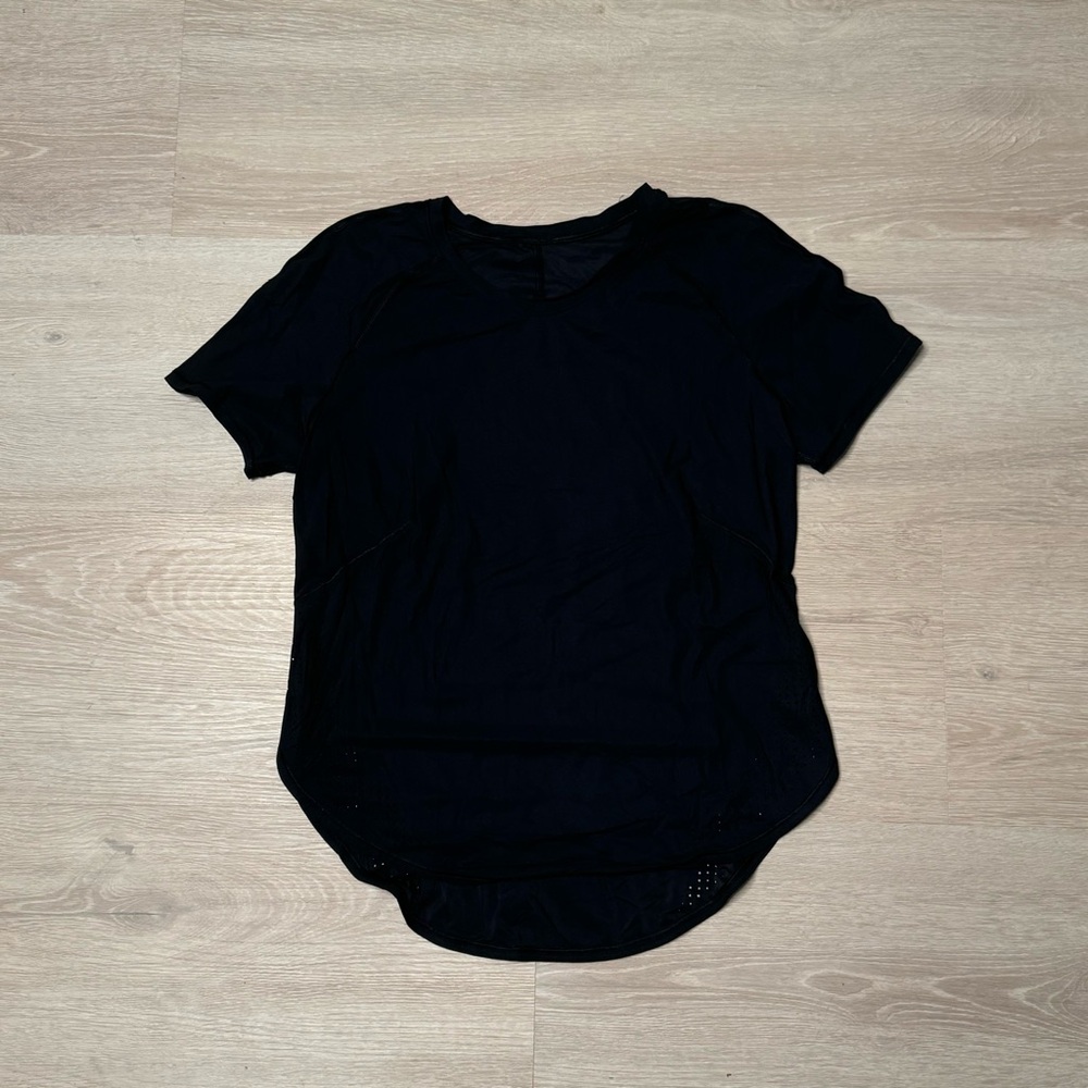 Lululemon black T-shirt4
